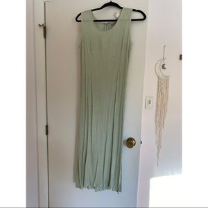 SOLD Light sea foam green 90’s maxi dress